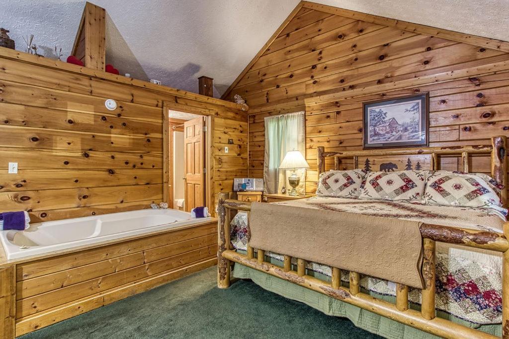Forever Yours, Hot Tub, 1089 Of Free Attraction Tickets For Each Paid Day, Dollywood And More Pigeon Forge Exterior foto