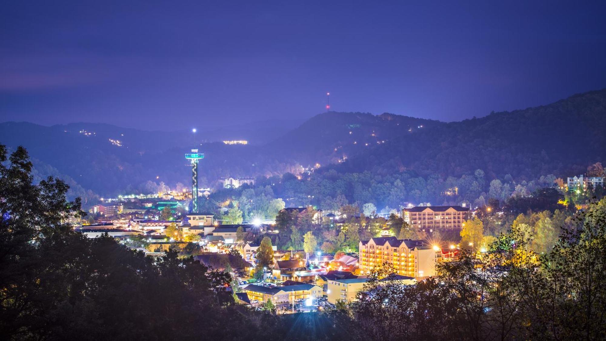 Forever Yours, Hot Tub, 1089 Of Free Attraction Tickets For Each Paid Day, Dollywood And More Pigeon Forge Exterior foto